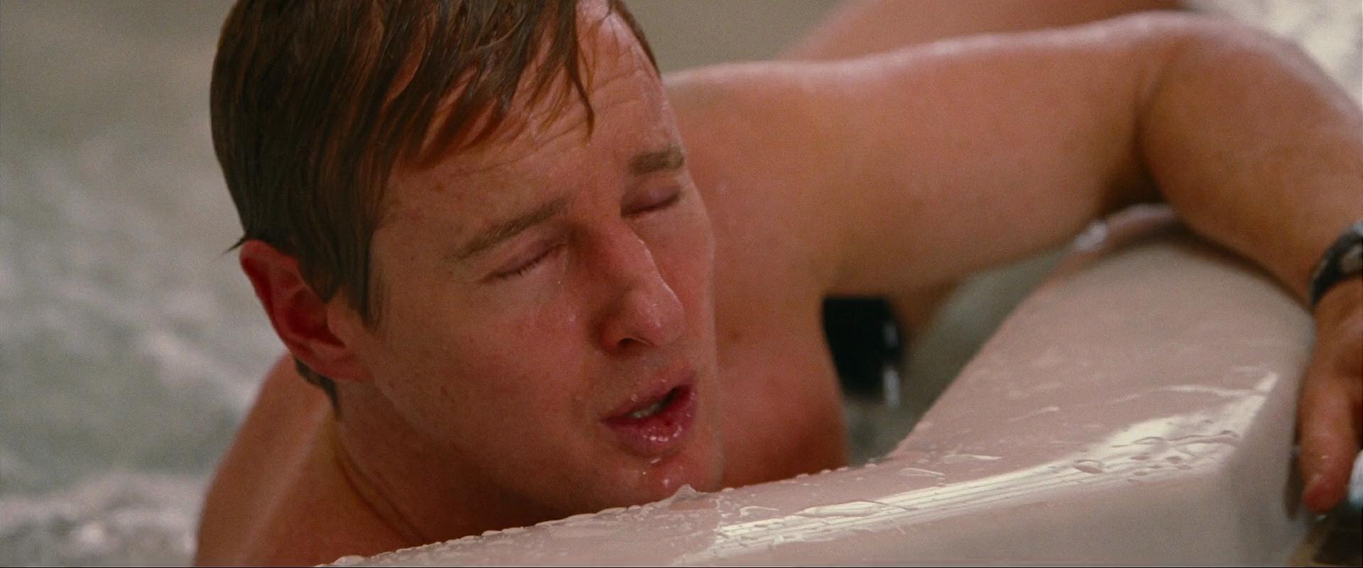 Hall Pass Hot Tub Scene - Pasport Images, Pictures, Photos, 